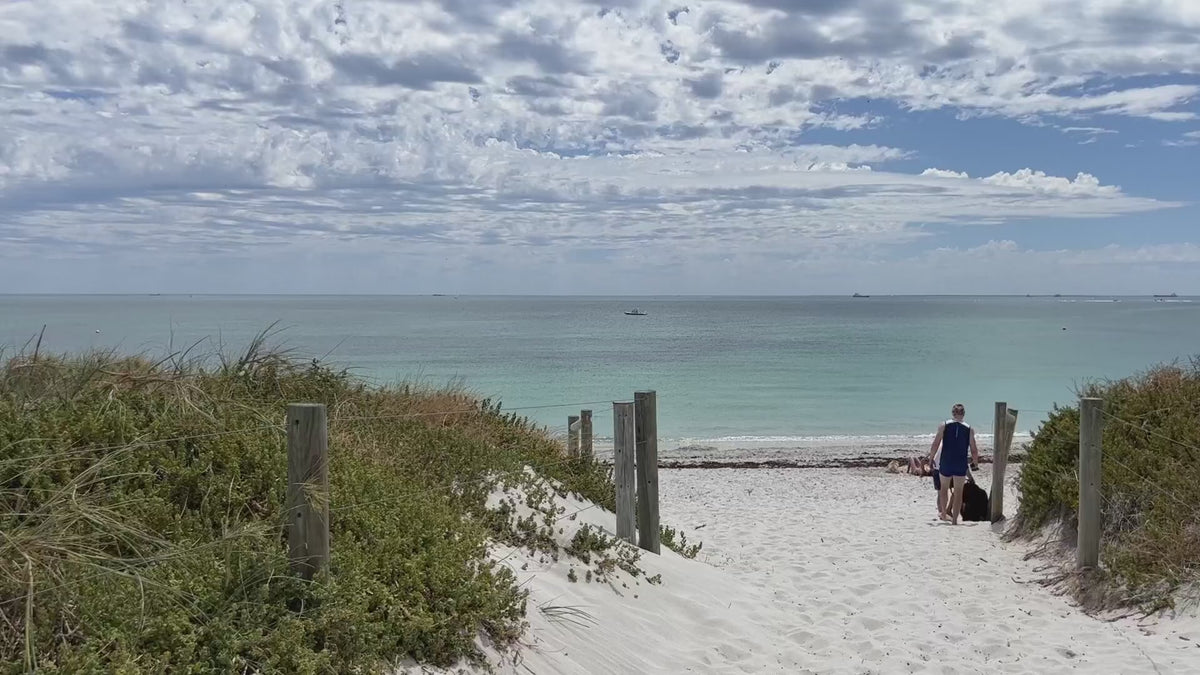 LINENLINK Turkish Cotton Beach Towel video