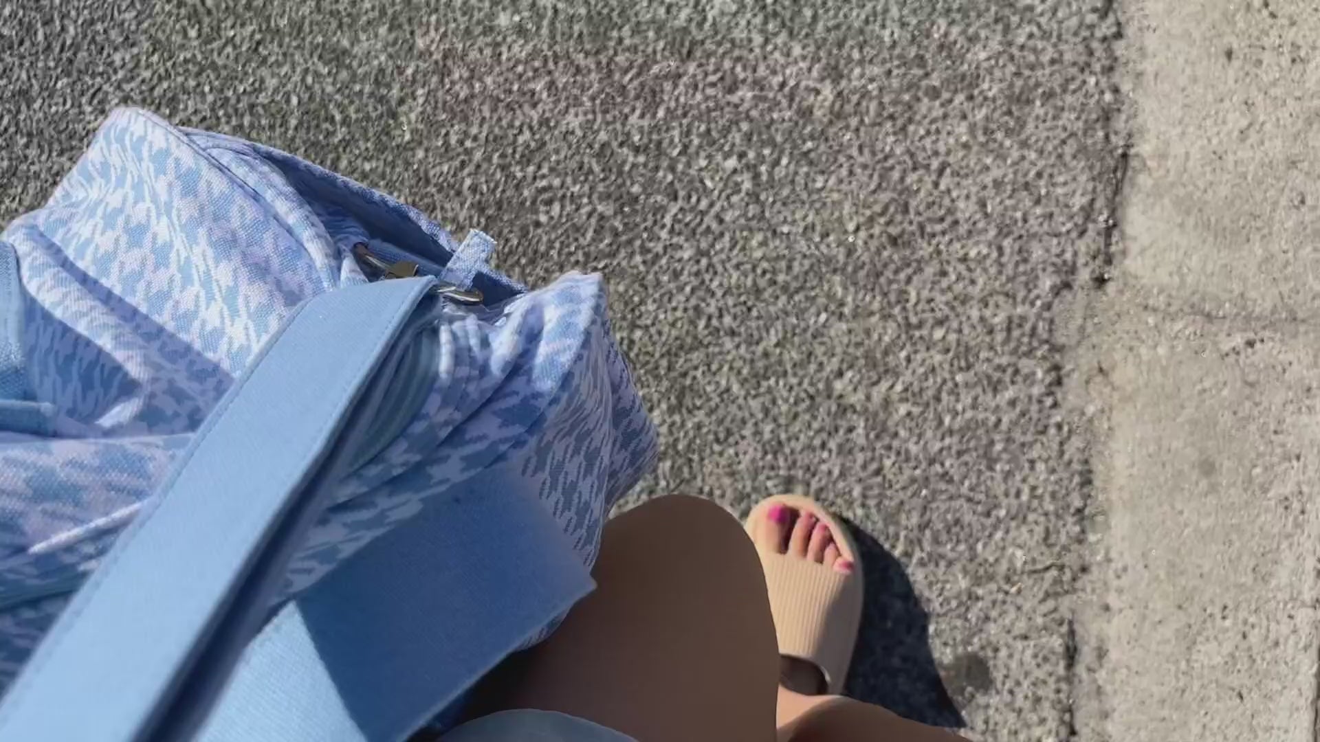 LINENLINK Oversized Microfibre Beach Towel video